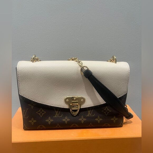 LOUIS VUITTON ST. PLACIDE - Picture 6 of 11